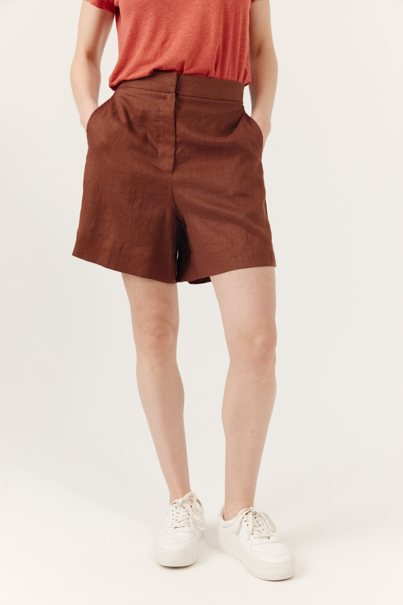 PANTALÓN CORTO IMERA COLOR MARRÓN 3